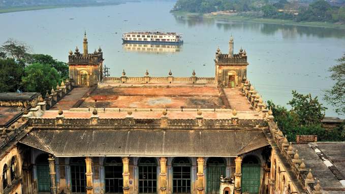 RV Rajmahal, River Hooghly, Imambara, India