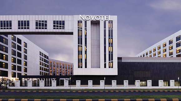 alt="Novotel