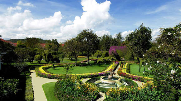 Centara Grand Beach Resort, Hua Hin, Thailand, Gardens