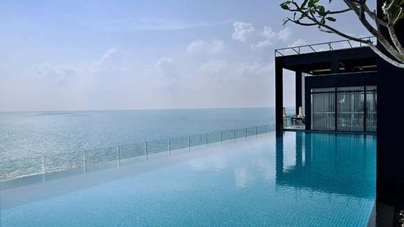 Movenpick, Colombo, Sri Lanka, Swimming Pool