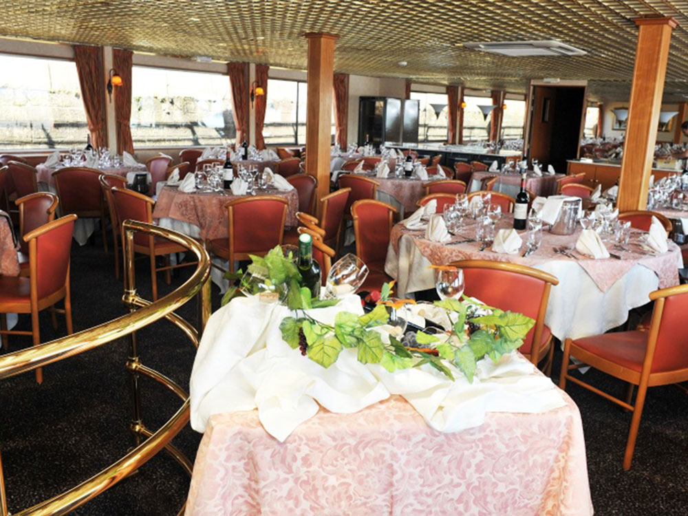 MS RHONE PRINCESS, PROVENCE, FRANCE, RESTAURANT